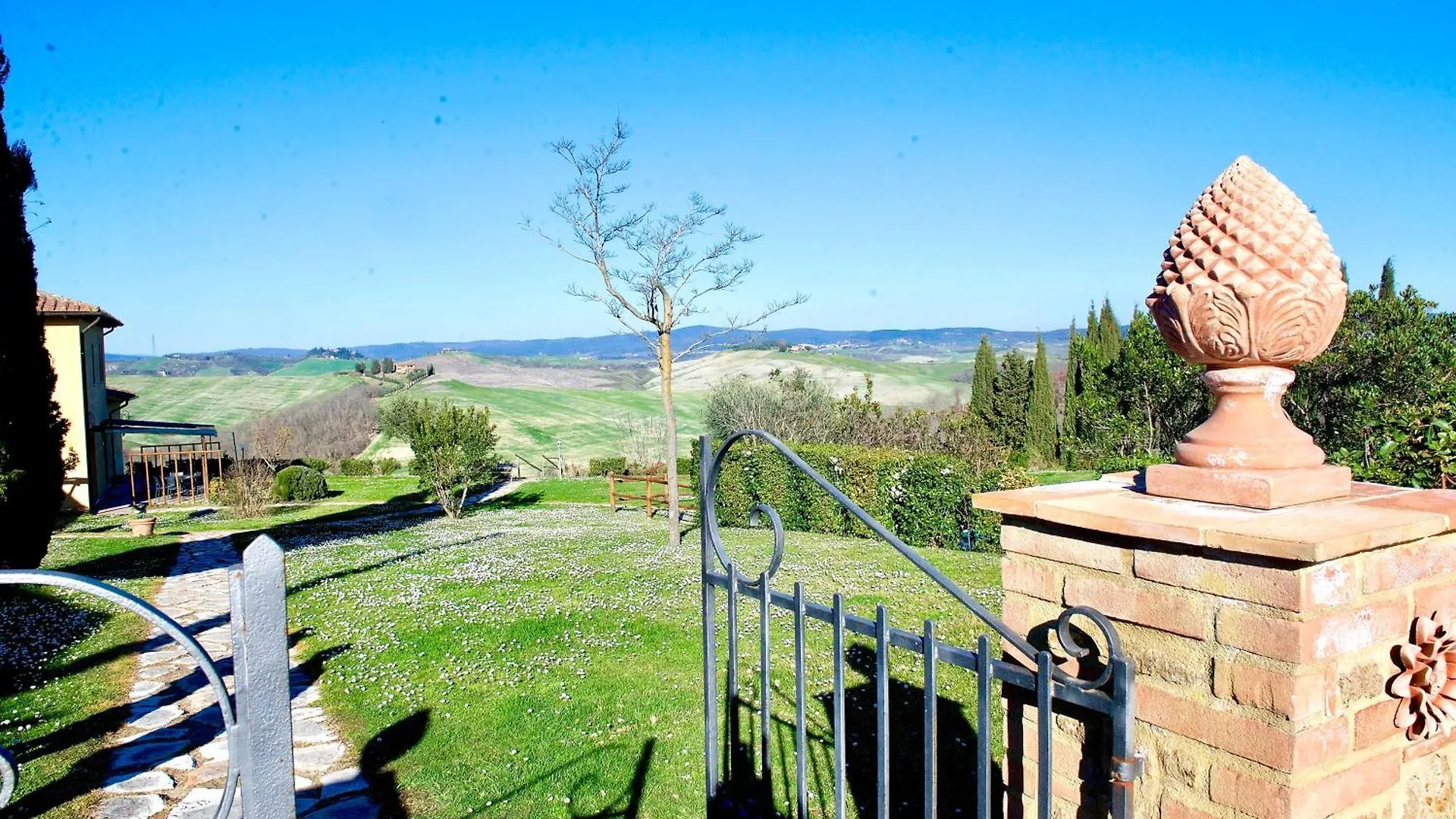 Agriturismo Caliano Asciano Farm stay