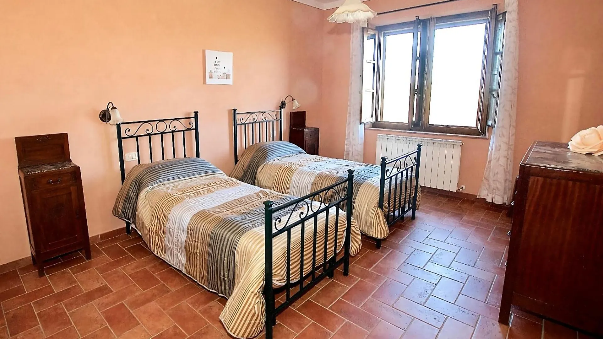Agriturismo Caliano Asciano Çiftlik konaklama